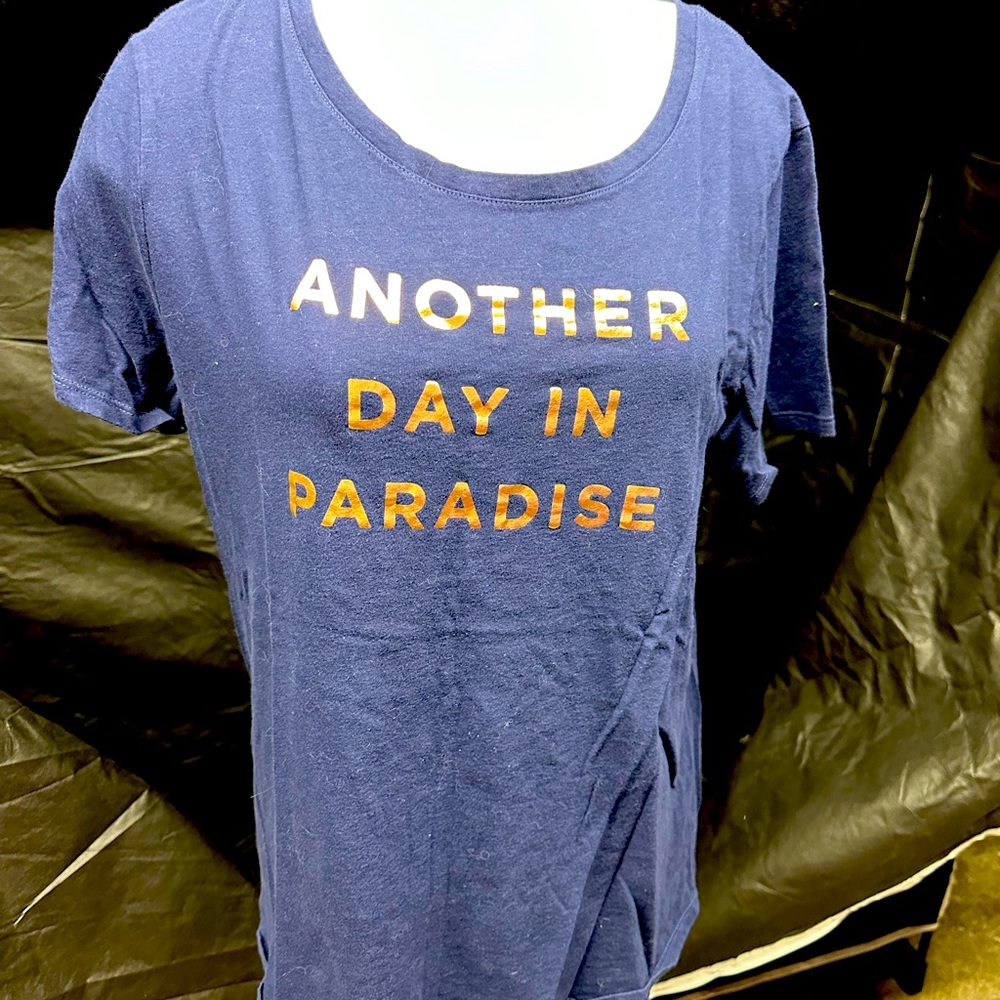 Old navy t shirt